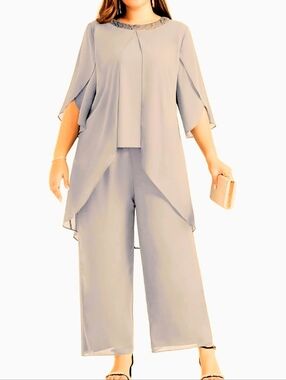 NWT!! Hanna Nikole, Elegant Two-Piece  Chiffon Set in Light Gray. Size 22W